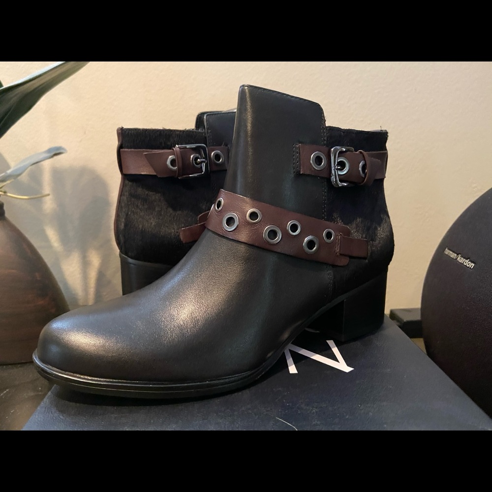 Naturalizer Drea Boot (black leather/Brahma hair)